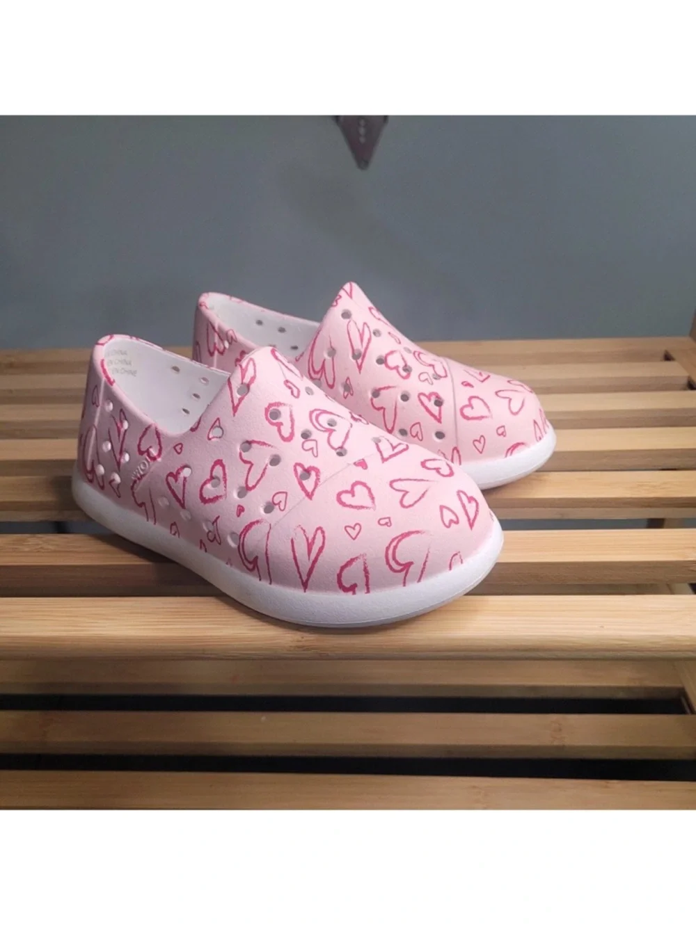 Toms Pink Heart Print Slip-Ons for Kids